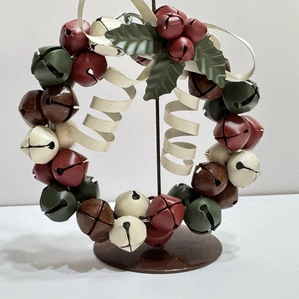 LOT 6 RED WREATH HOLLY BERRY PHOTO / PLACE CARD HOLDERS HOLIDAY THEMED CHRISTMAS